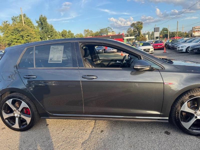 Volkswagen Golf GTI SE 6M 4-Door 2017