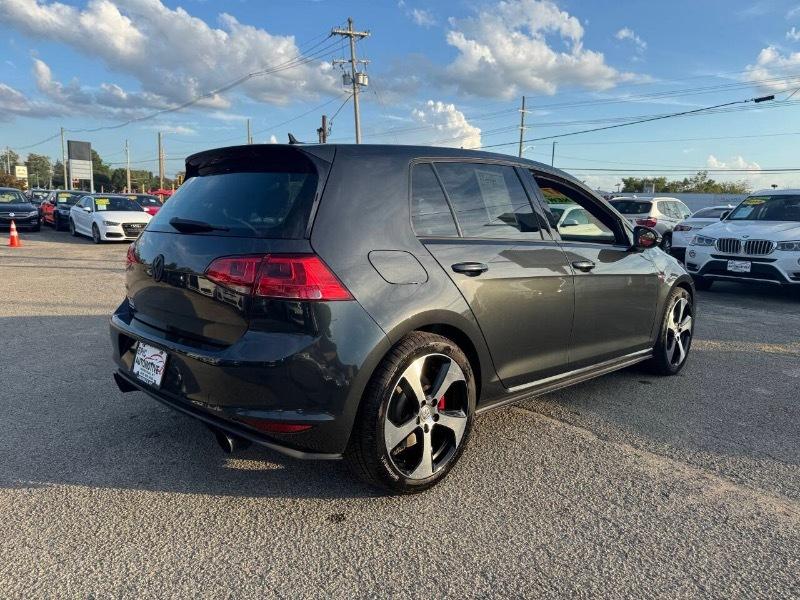 Volkswagen Golf GTI SE 6M 4-Door 2017