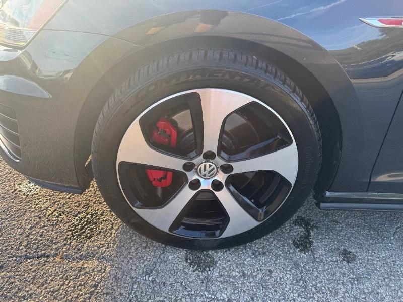 Volkswagen Golf GTI SE 6M 4-Door 2017