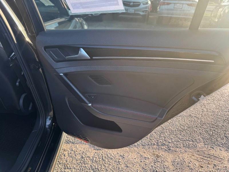 Volkswagen Golf GTI SE 6M 4-Door 2017