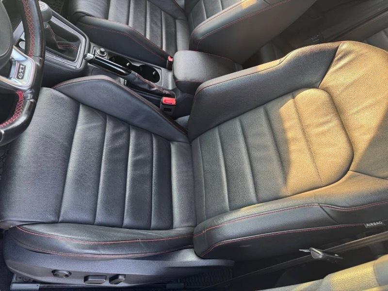 Volkswagen Golf GTI SE 6M 4-Door 2017