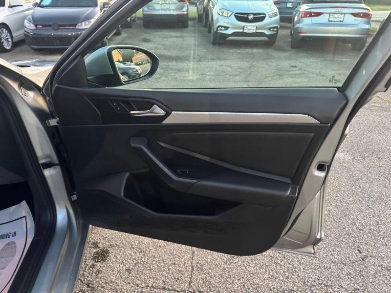 Volkswagen Jetta 1.4T S 8A 2020