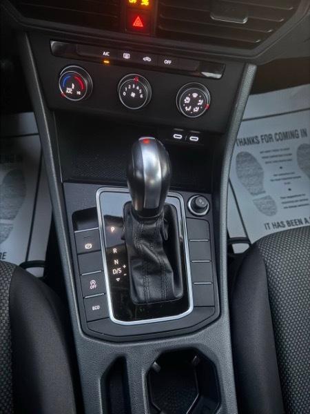 Volkswagen Jetta 1.4T S 8A 2020