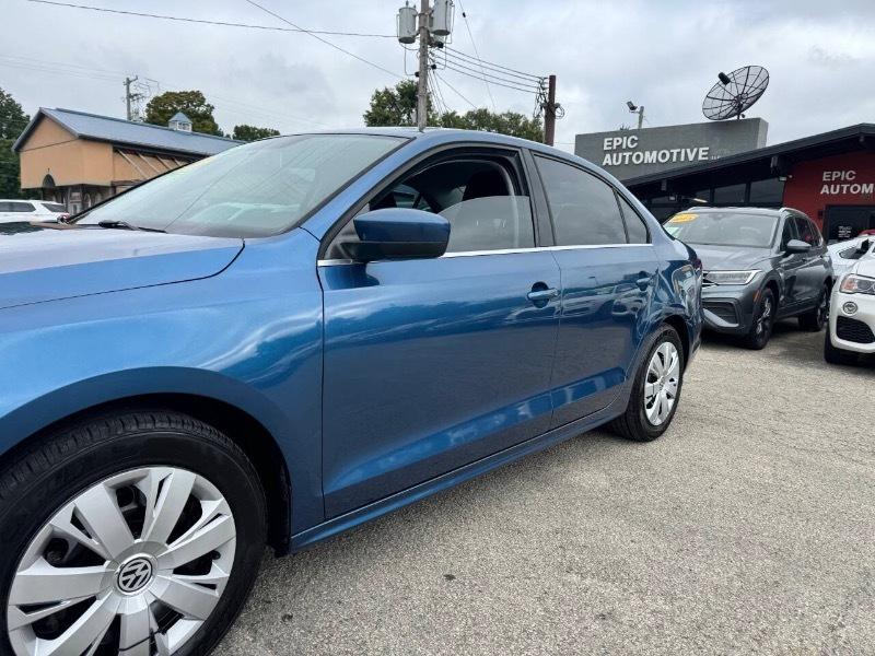 Volkswagen Jetta 1.4T S 6A 2017