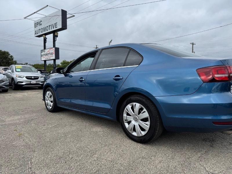 Volkswagen Jetta 1.4T S 6A 2017
