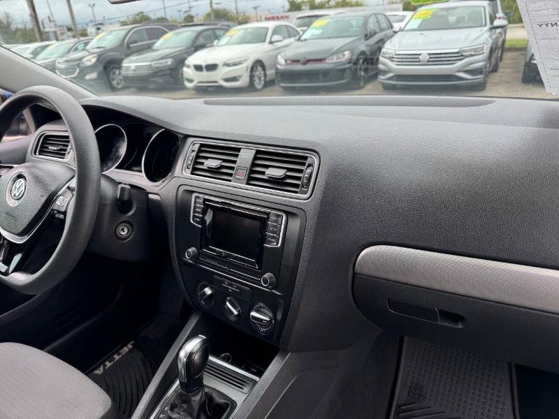 Volkswagen Jetta 1.4T S 6A 2017