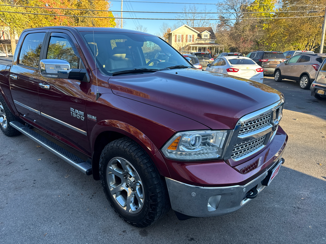 RAM 1500 Laramie Crew Cab SWB 4WD 2017 RAM 1500 Laramie Crew Cab SWB 4WD 2017