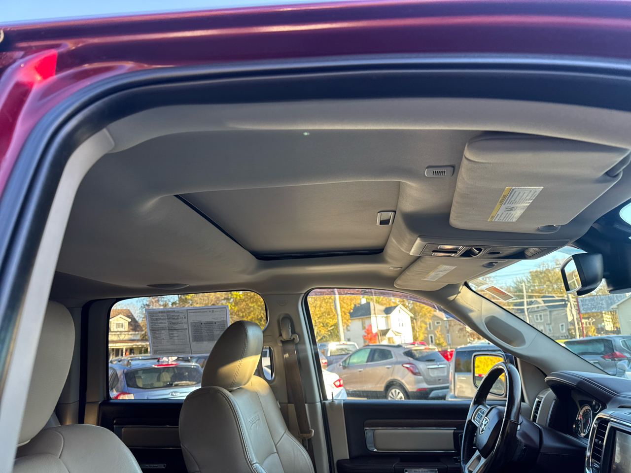 RAM 1500 Laramie Crew Cab SWB 4WD 2017 RAM 1500 Laramie Crew Cab SWB 4WD 2017