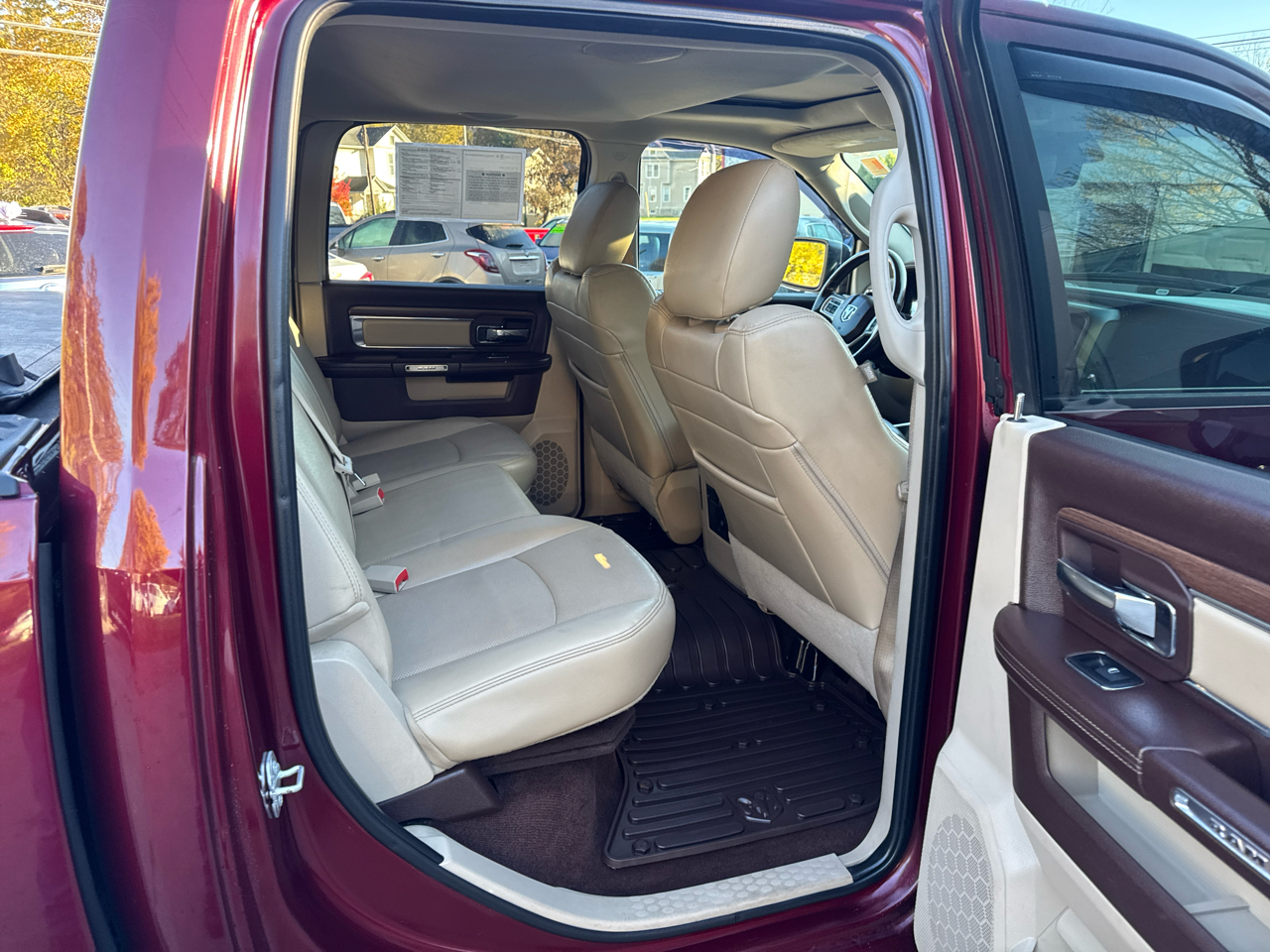 RAM 1500 Laramie Crew Cab SWB 4WD 2017 RAM 1500 Laramie Crew Cab SWB 4WD 2017