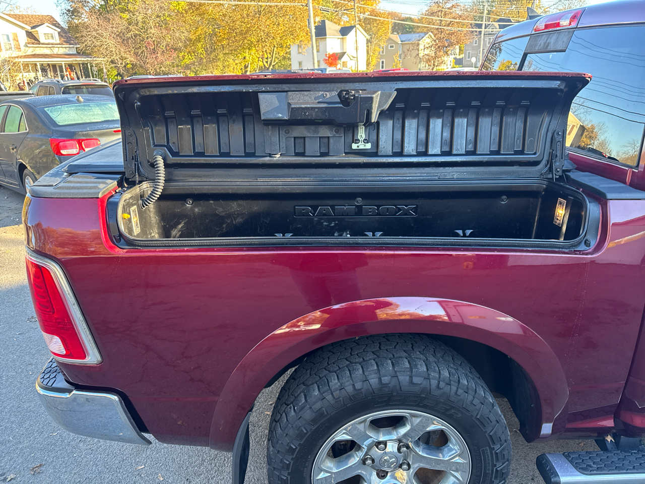 RAM 1500 Laramie Crew Cab SWB 4WD 2017 RAM 1500 Laramie Crew Cab SWB 4WD 2017