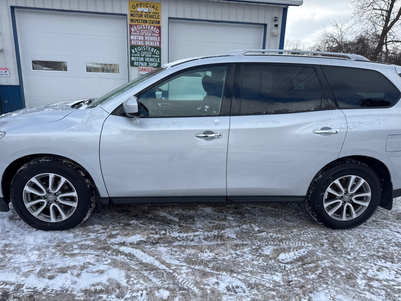 Nissan Pathfinder 4WD 4dr SV 2016