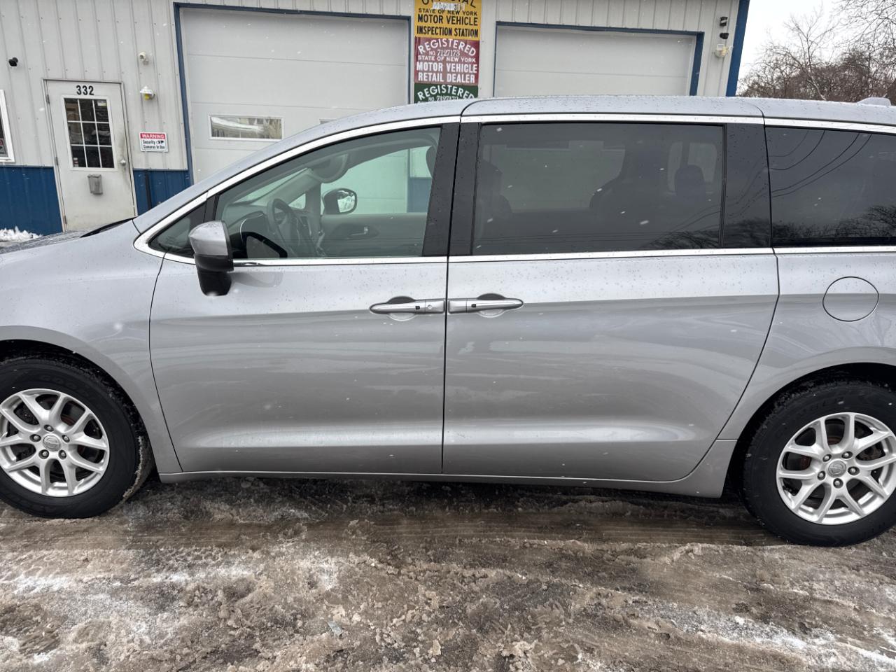 Chrysler Pacifica Touring 2017