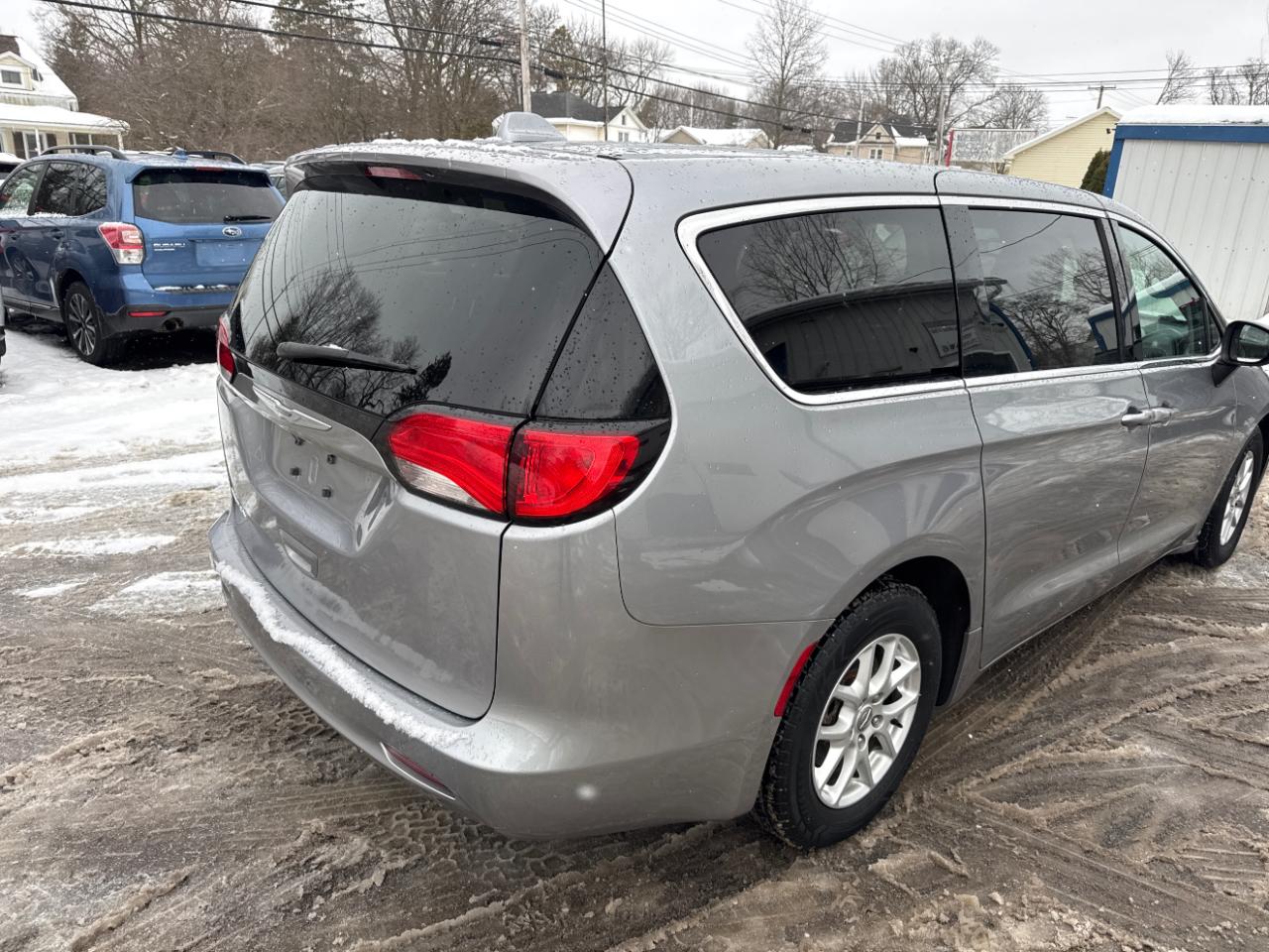 Chrysler Pacifica Touring 2017