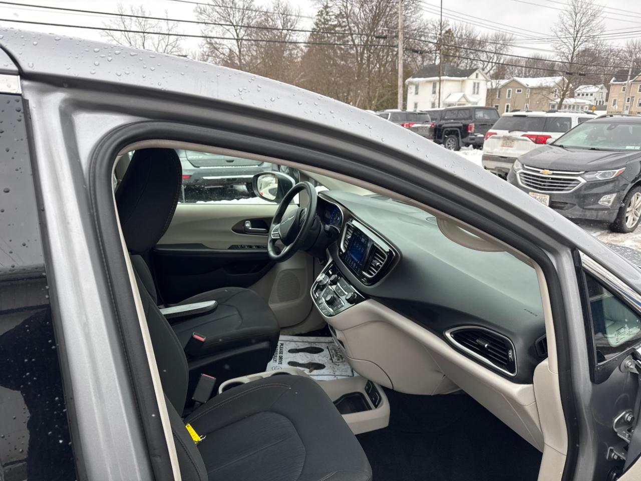 Chrysler Pacifica Touring 2017