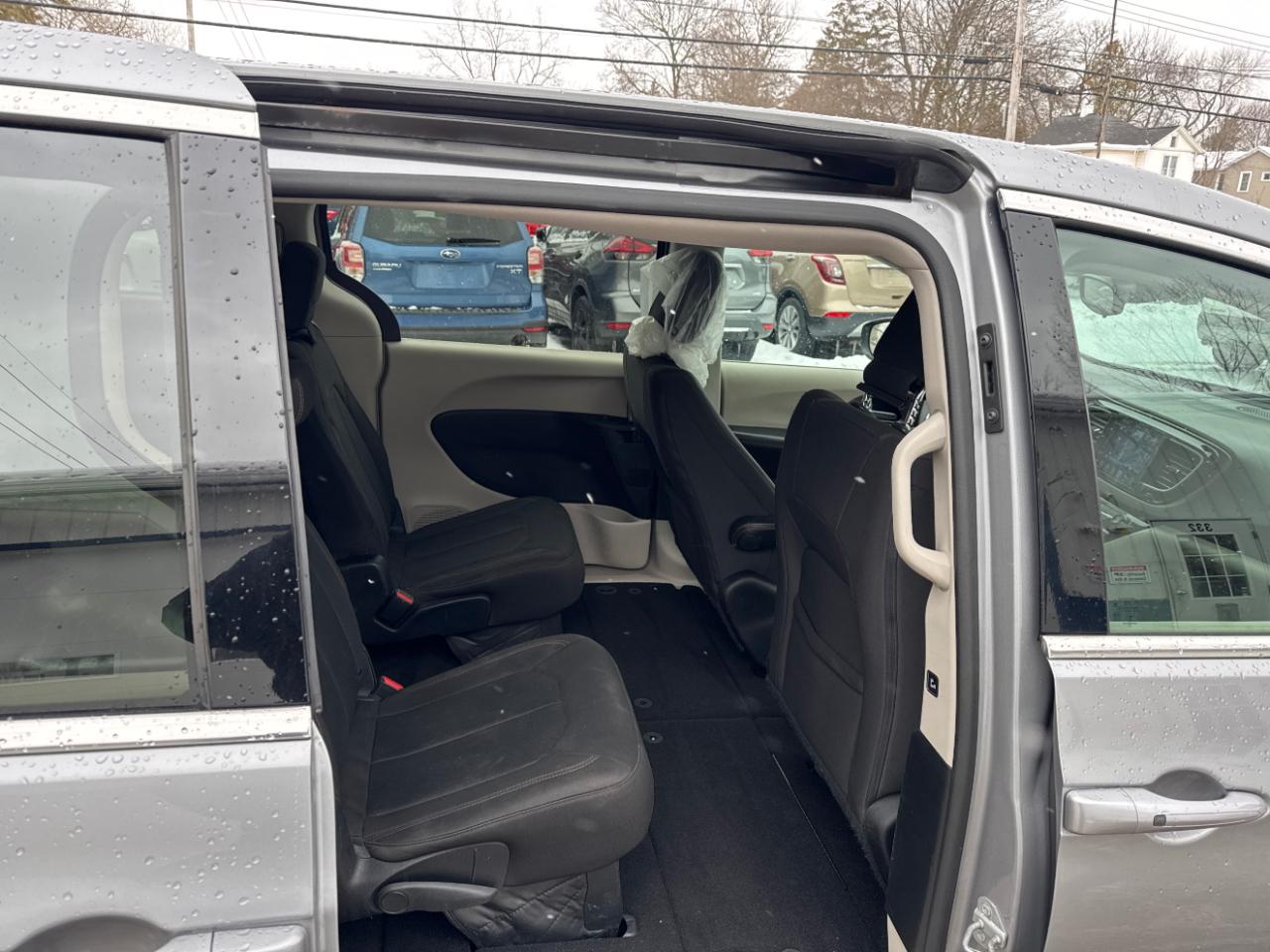 Chrysler Pacifica Touring 2017