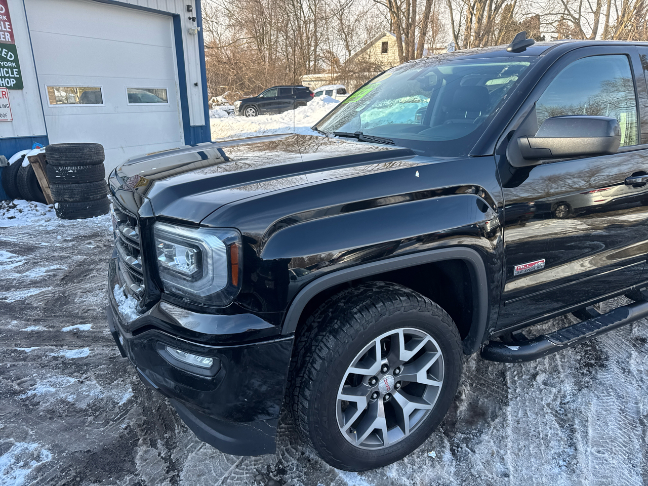 GMC Sierra 1500 SLT Crew Cab Long Box 4WD 2017