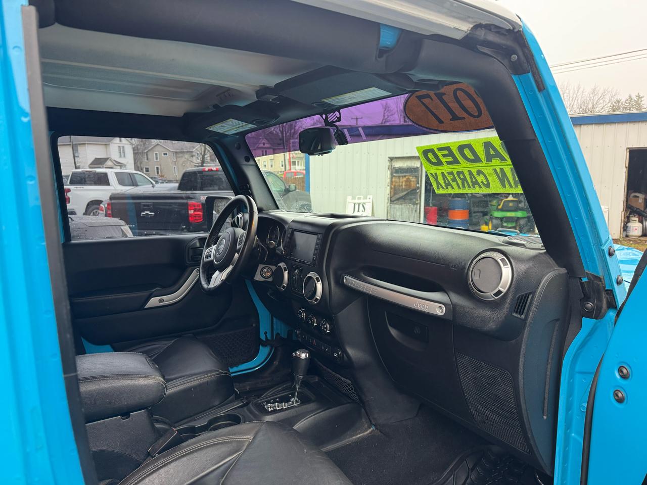 Jeep Wrangler Unlimited Sahara 4WD 2017