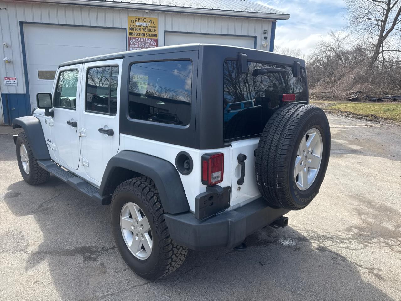 Jeep Wrangler Unlimited Sport 4WD 2017
