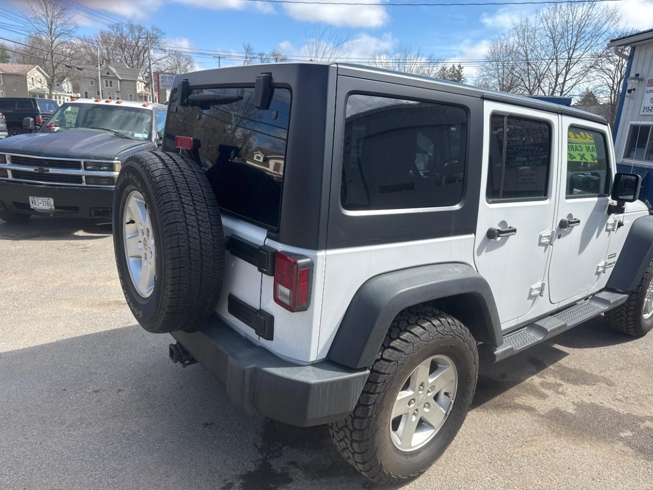 Jeep Wrangler Unlimited Sport 4WD 2017