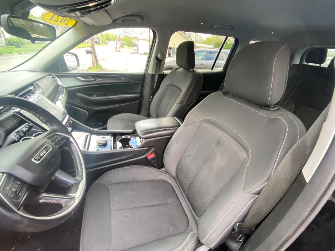 Jeep Grand Cherokee L Laredo 4WD 2021