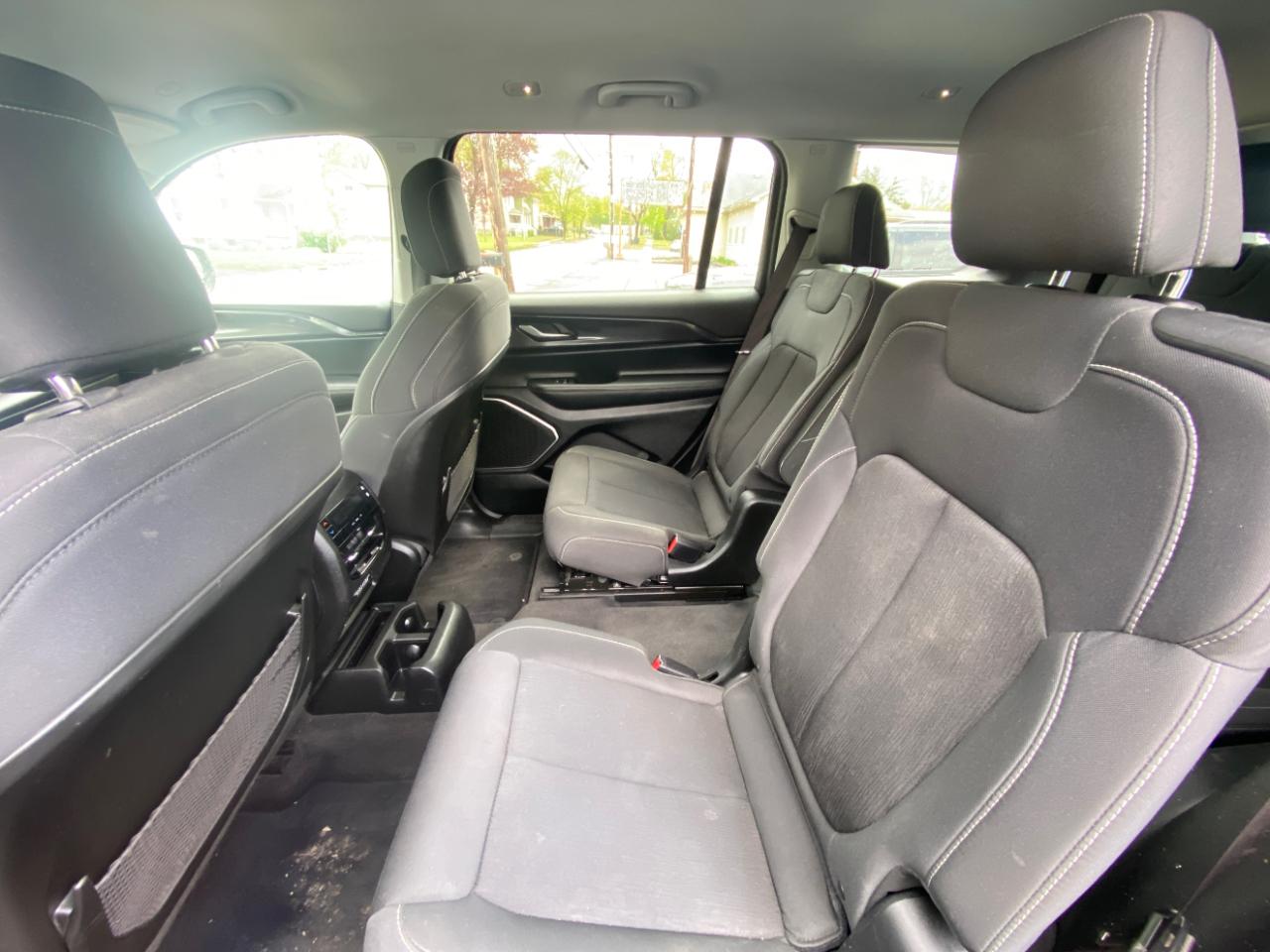 Jeep Grand Cherokee L Laredo 4WD 2021