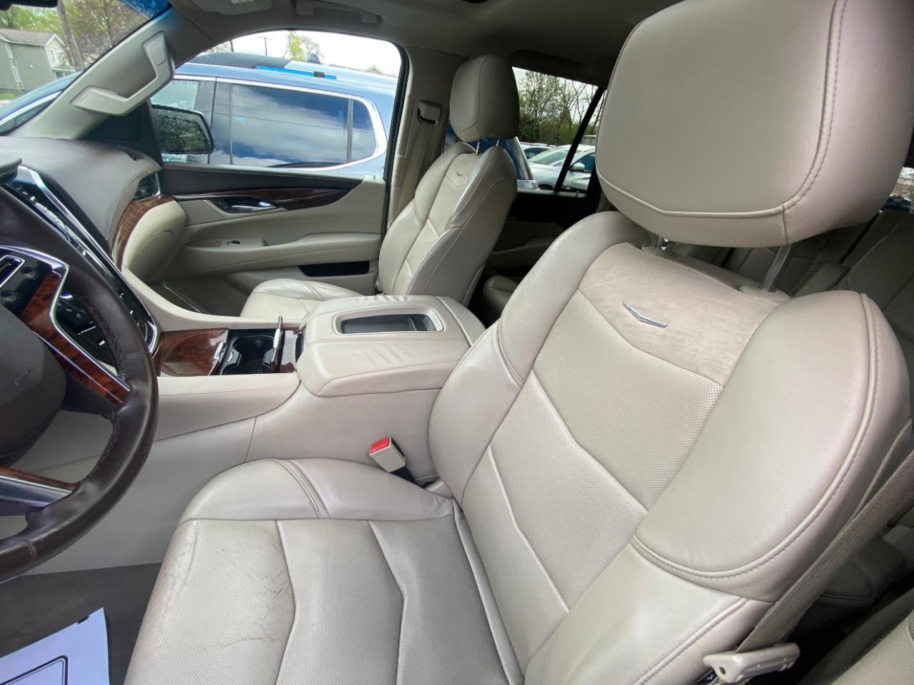 Cadillac Escalade Luxury 4WD 2015