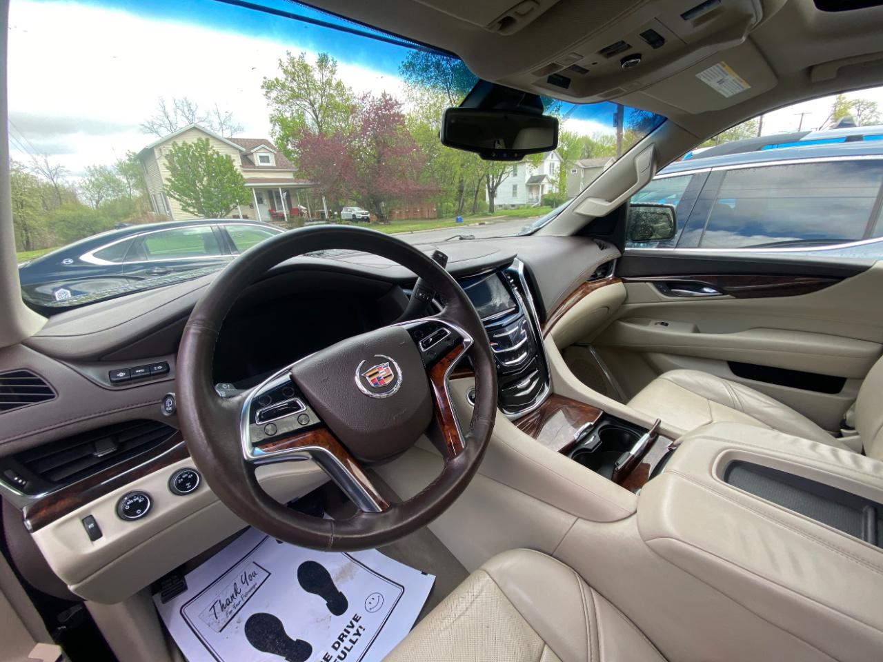Cadillac Escalade Luxury 4WD 2015