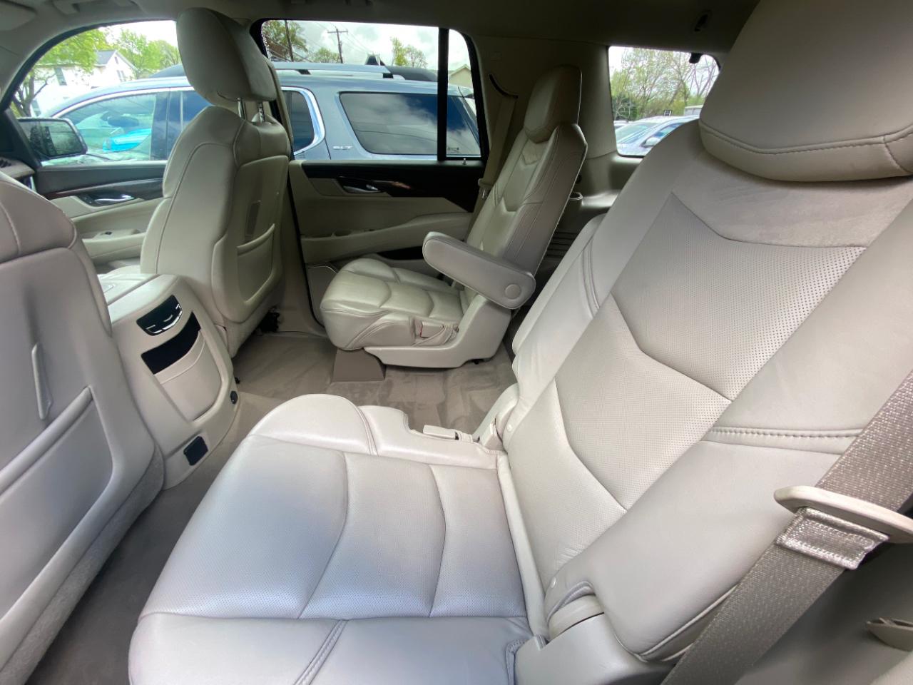 Cadillac Escalade Luxury 4WD 2015