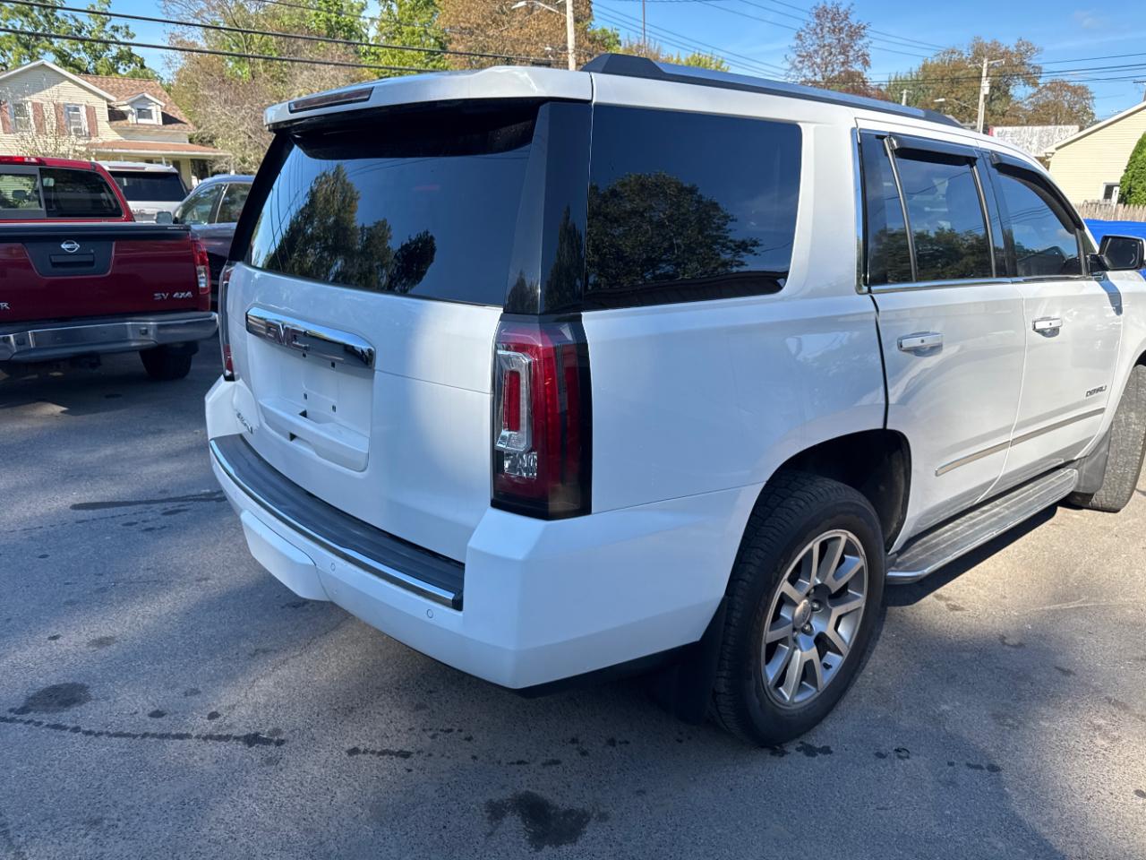 GMC Yukon Denali 4WD 2016