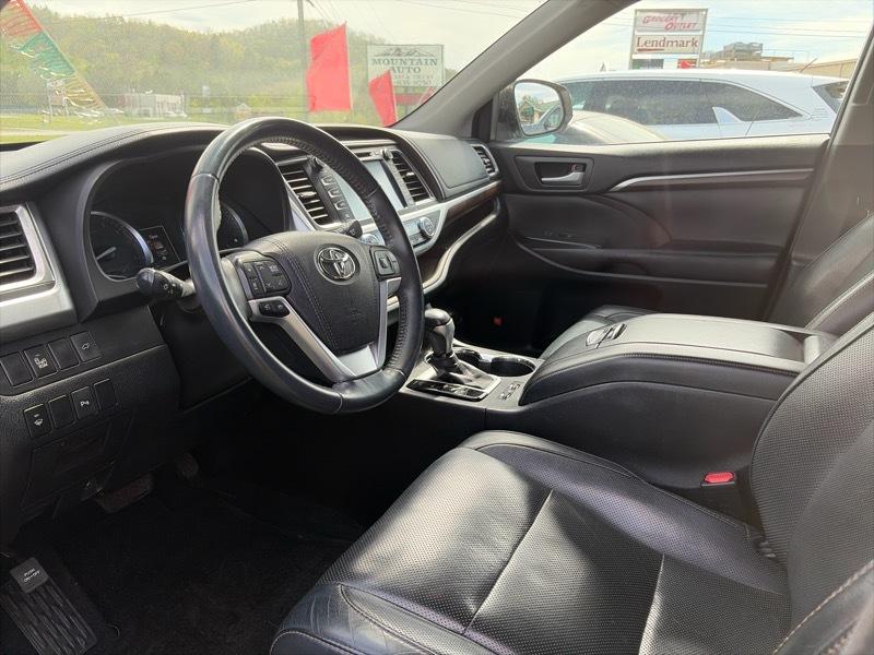 Toyota Highlander Limited AWD V6 2016