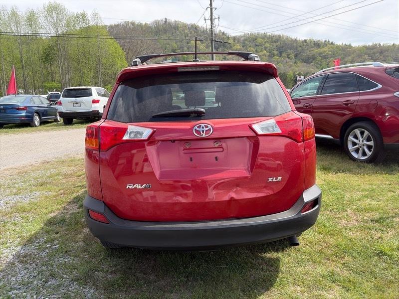 Toyota RAV4 XLE FWD 2015