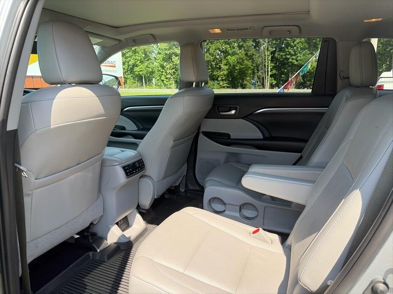 Toyota Highlander Limited FWD V6 2019