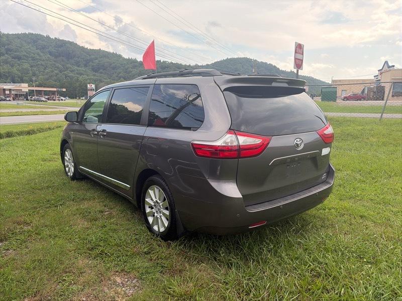 Toyota Sienna Limited AWD 7-Passenger V6 2016