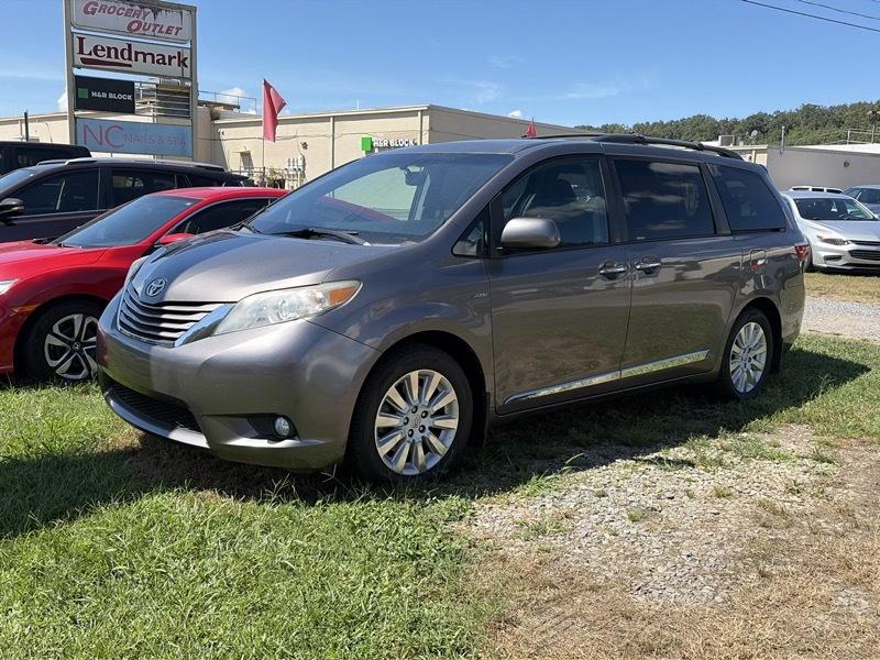 Toyota Sienna Limited AWD 7-Passenger V6 2016