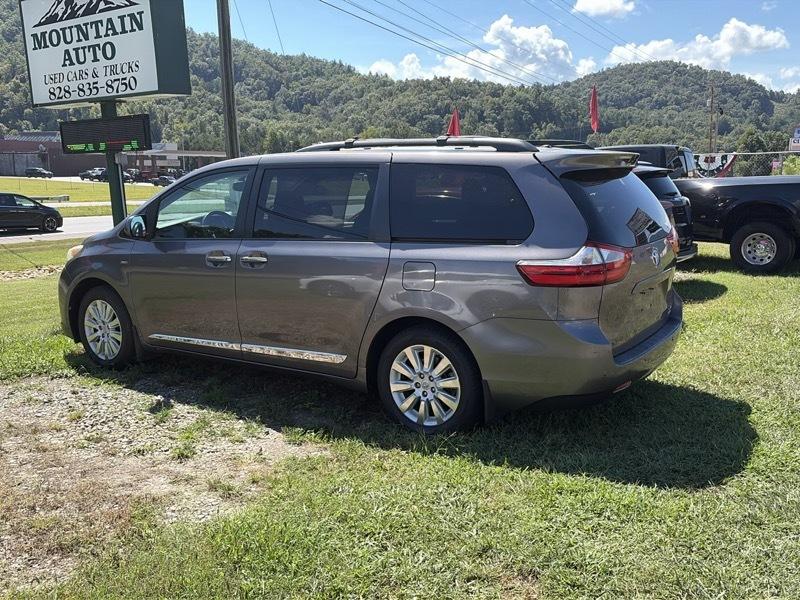 Toyota Sienna Limited AWD 7-Passenger V6 2016