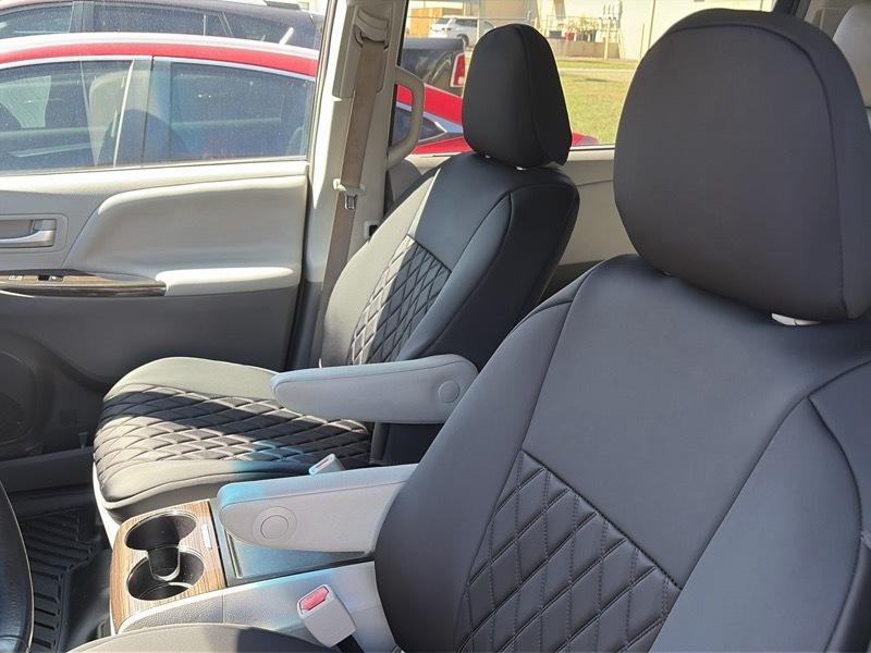 Toyota Sienna Limited AWD 7-Passenger V6 2016