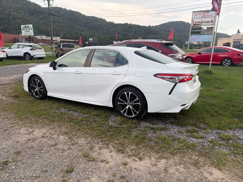 Toyota Camry XLE 2019