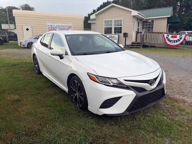Toyota Camry XLE 2019