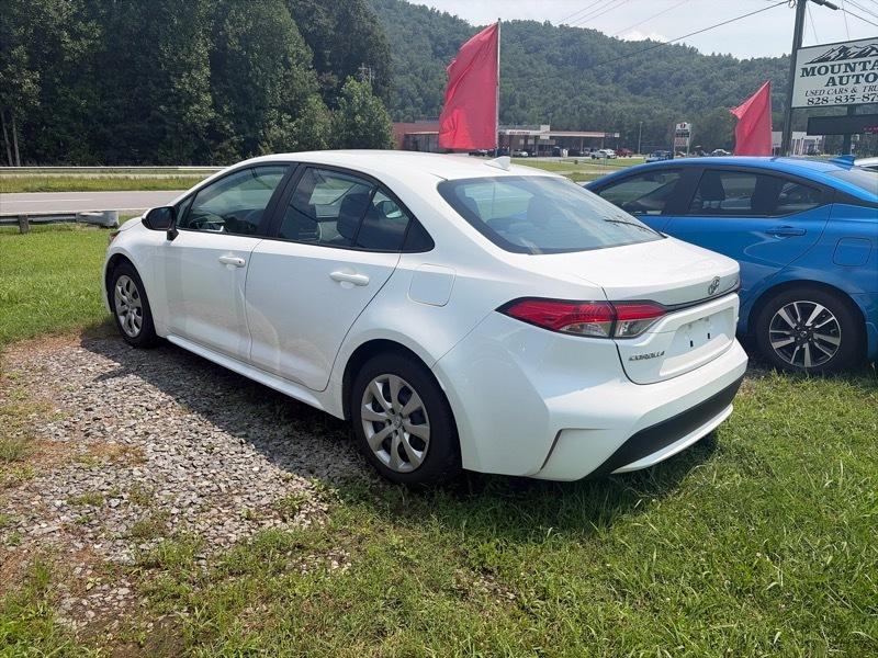Toyota Corolla LE 2022