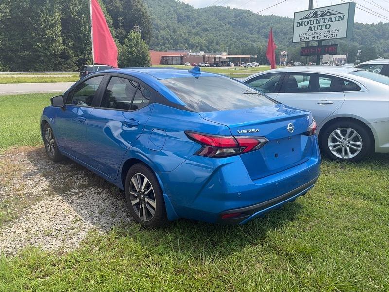 Nissan Versa SV 2022