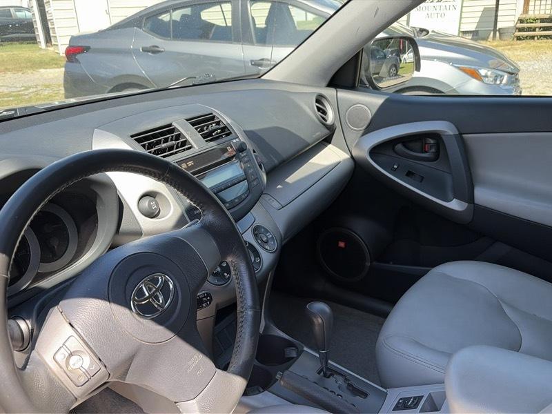 Toyota RAV4 Limited I4 4WD 2006