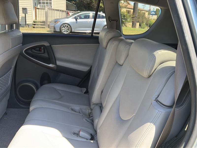 Toyota RAV4 Limited I4 4WD 2006