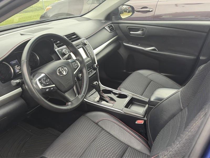 Toyota Camry SE 2015