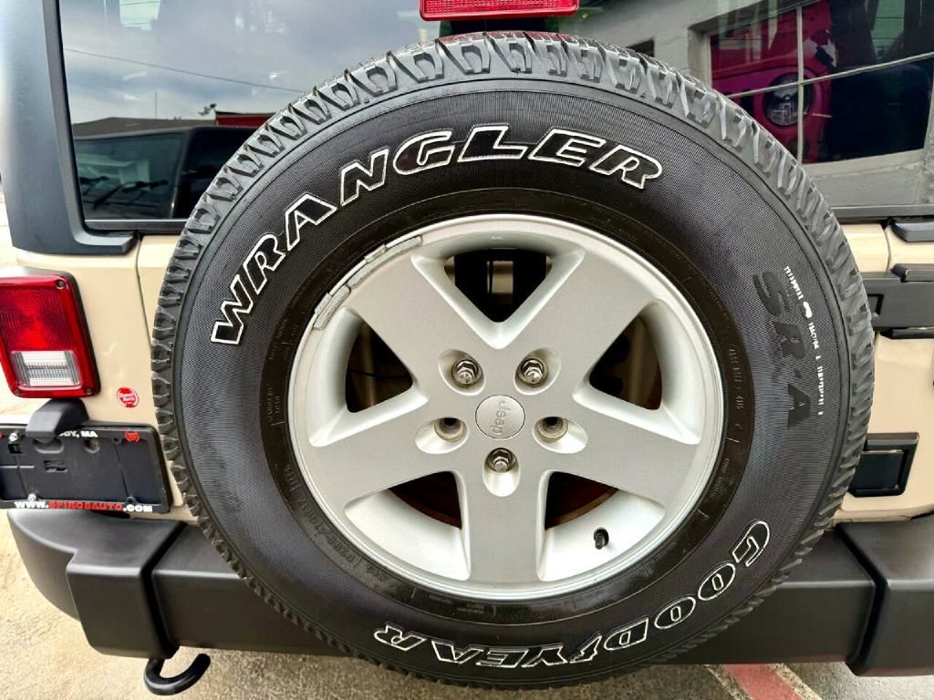 Jeep Wrangler Unlimited 4WD 4dr Sport 2016