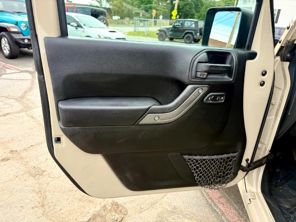 Jeep Wrangler Unlimited 4WD 4dr Sport 2016