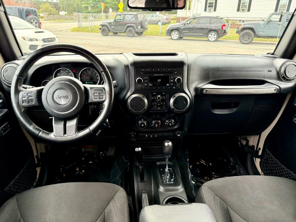 Jeep Wrangler Unlimited 4WD 4dr Sport 2016