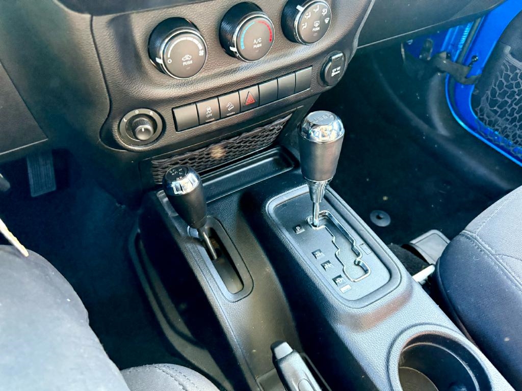 Jeep Wrangler 4WD 2dr Sport 2015