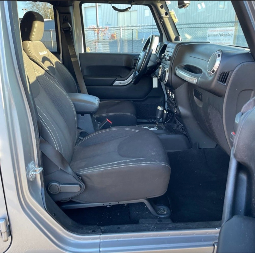 Jeep Wrangler Unlimited 4WD 4dr Sahara 2014