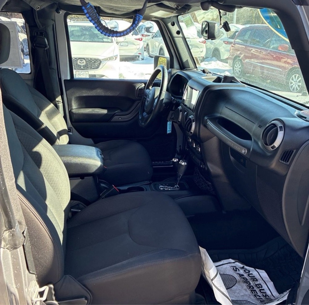 Jeep Wrangler 4WD 2dr Sport 2016