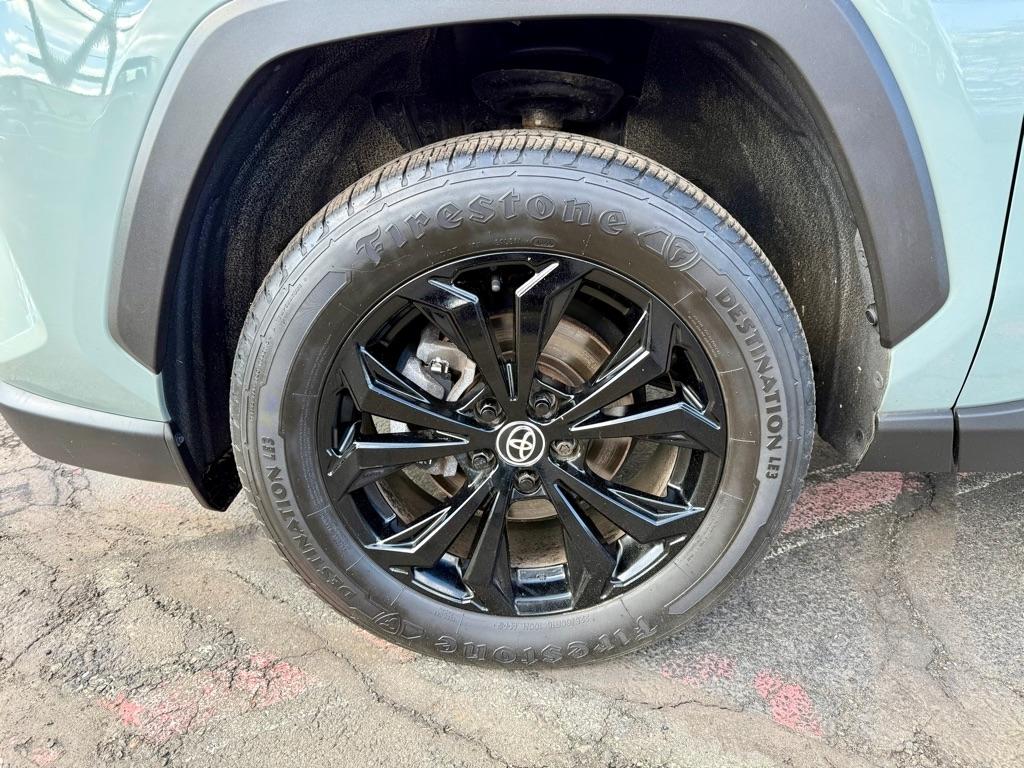 Toyota RAV4 XLE AWD (Natl) 2021